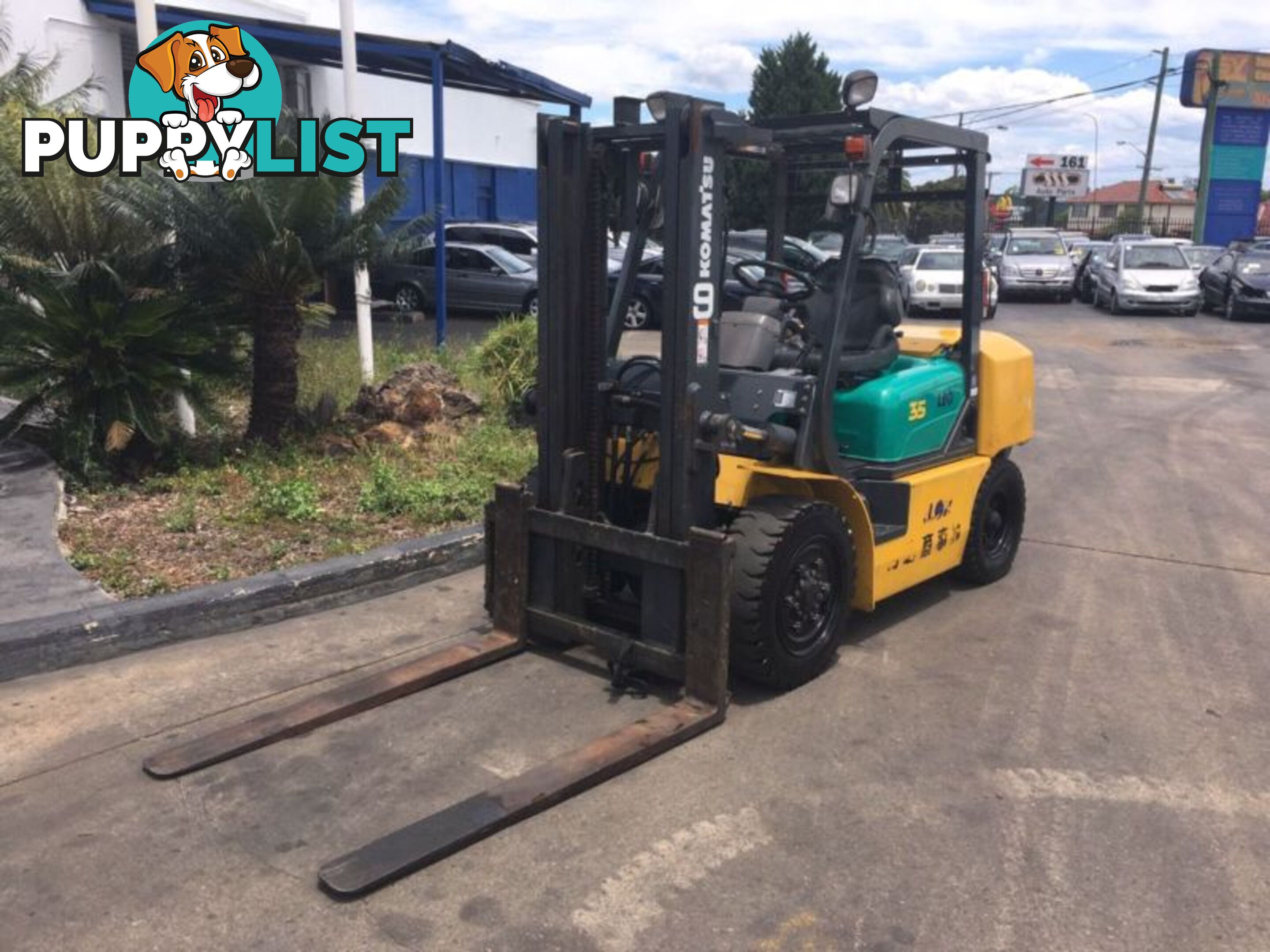 Komatsu fork lift petrol 6 cyl