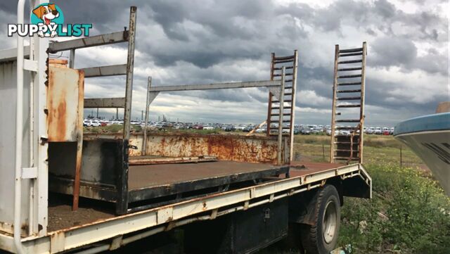 Mercedes 1217 Tray body truck