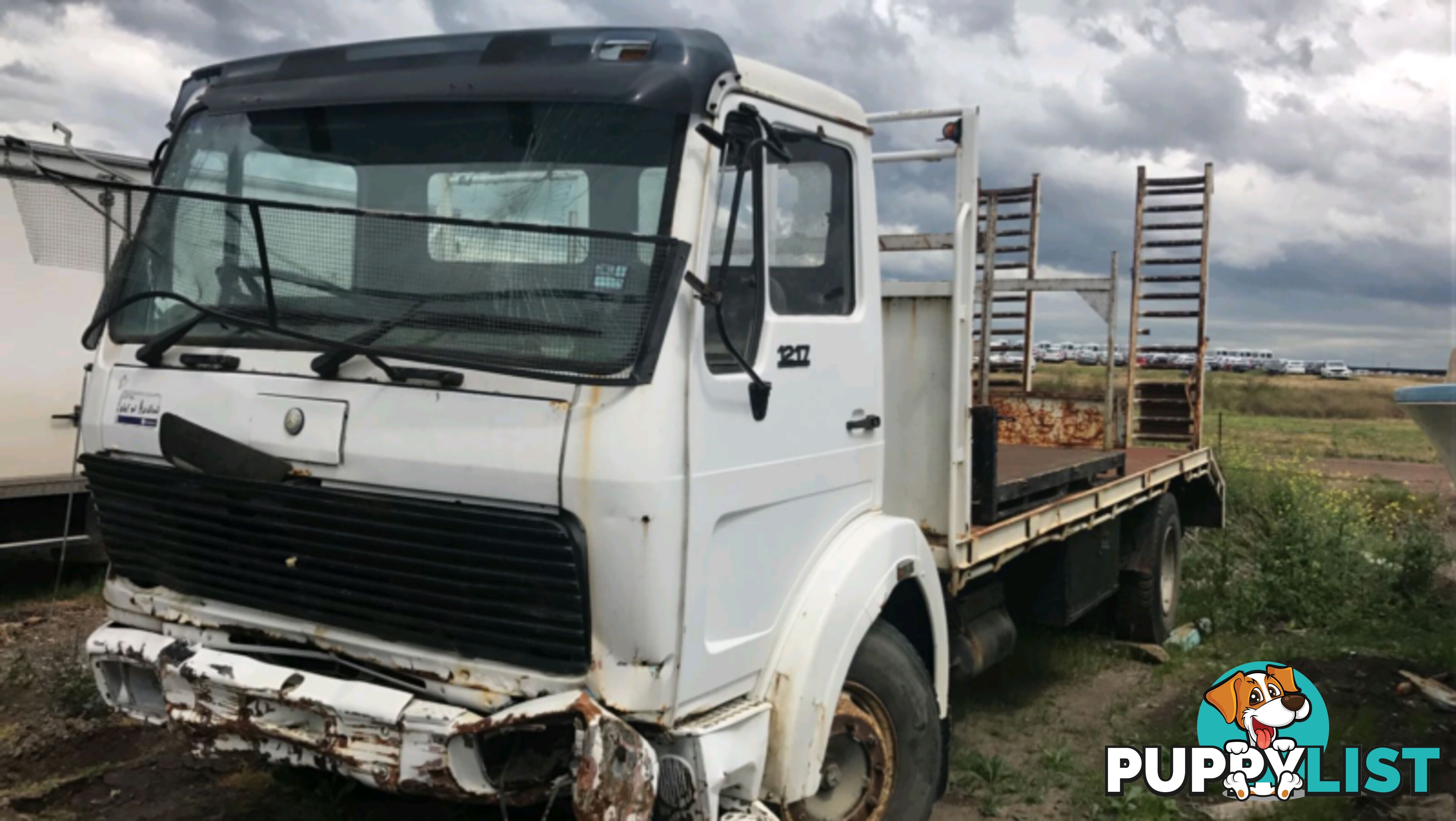 Mercedes 1217 Tray body truck