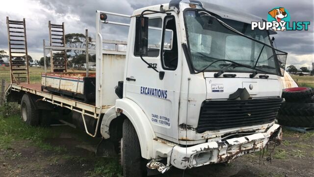 Mercedes 1217 Tray body truck