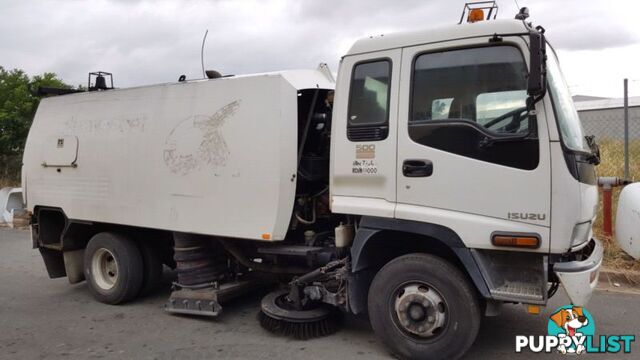 ISUZU Dual control 2004 Sweeper A6500 Wrecking Now