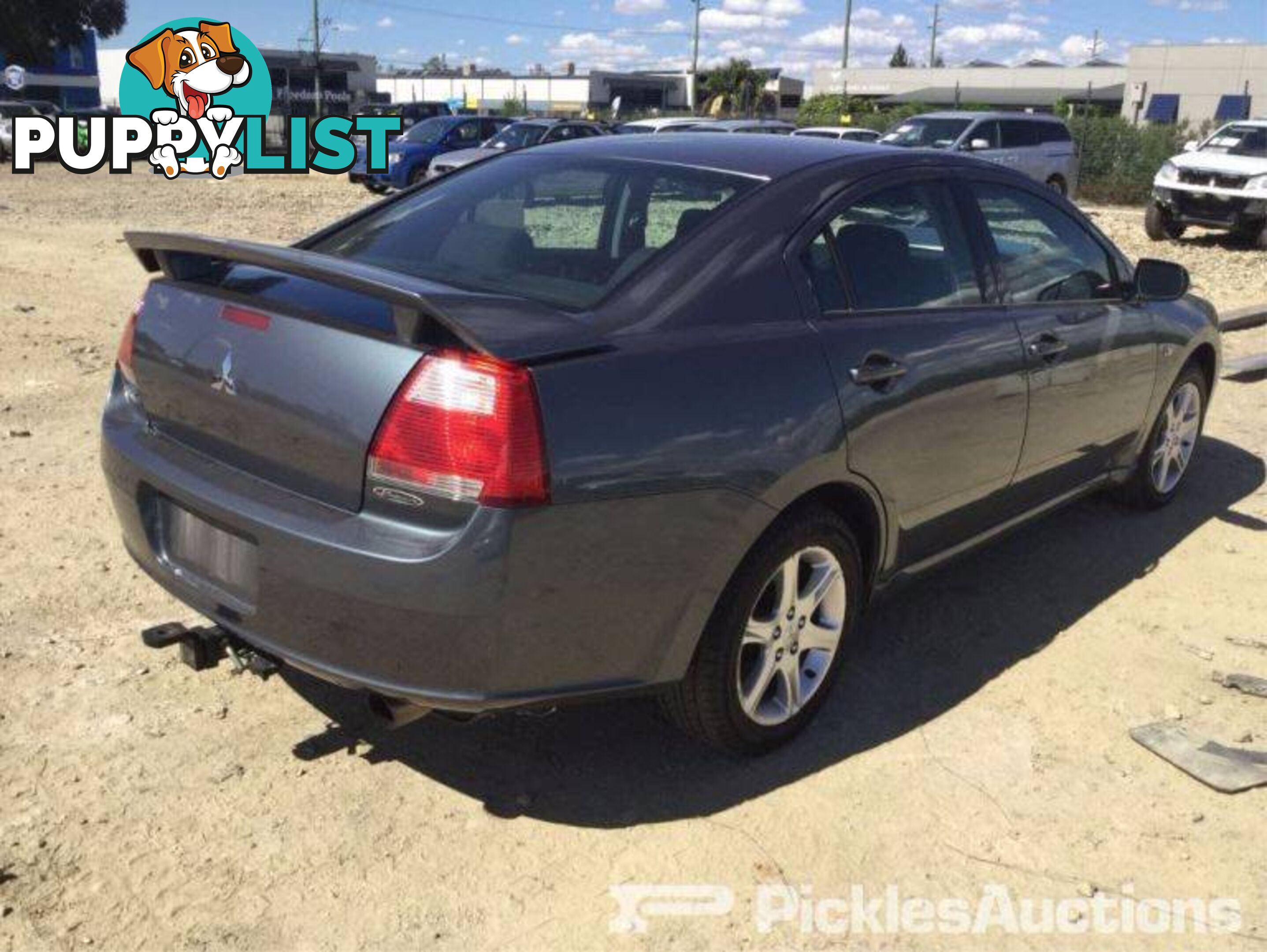 1/07, Mitsubishi, 380, Sedan Wrecking Now