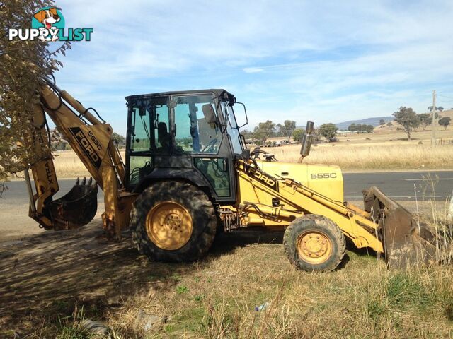 Ford 555 C back Hoe Loader Tractor number - A417110 Model- DE9P1Z