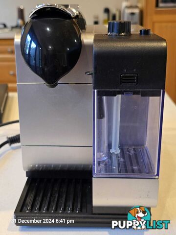 Nespresso Delonghi Lattissima Coffee Machine