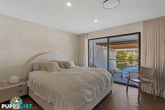 TEN SPOONBILL CRT BURLEIGH WATERS QLD 4220