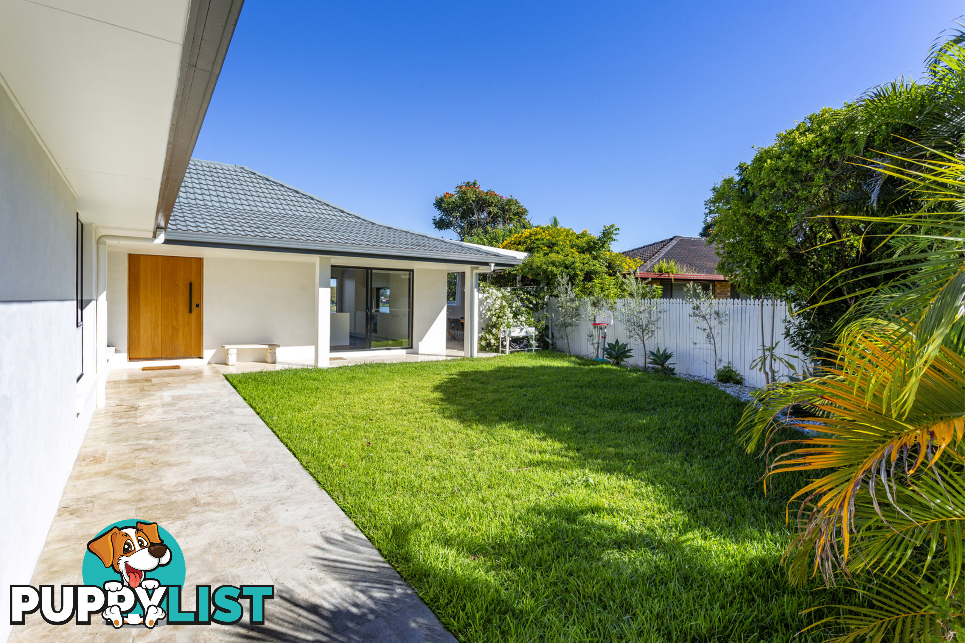 TEN SPOONBILL CRT BURLEIGH WATERS QLD 4220