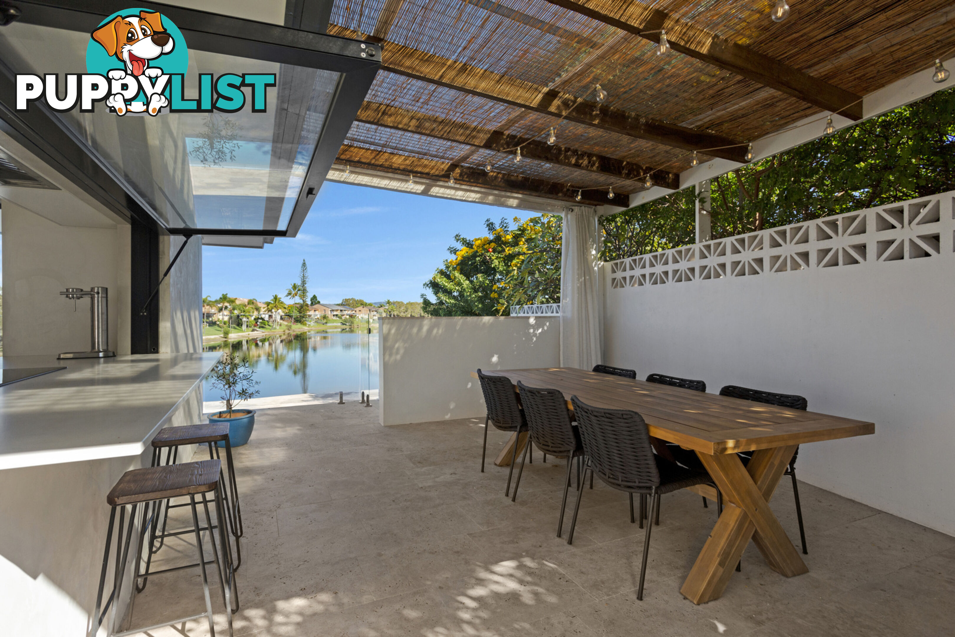 TEN SPOONBILL CRT BURLEIGH WATERS QLD 4220