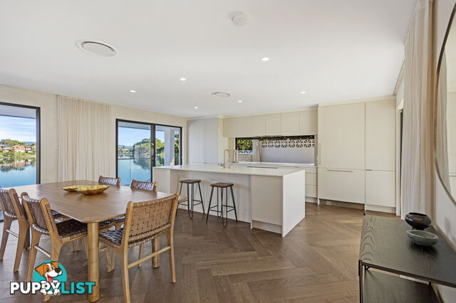 TEN SPOONBILL CRT BURLEIGH WATERS QLD 4220