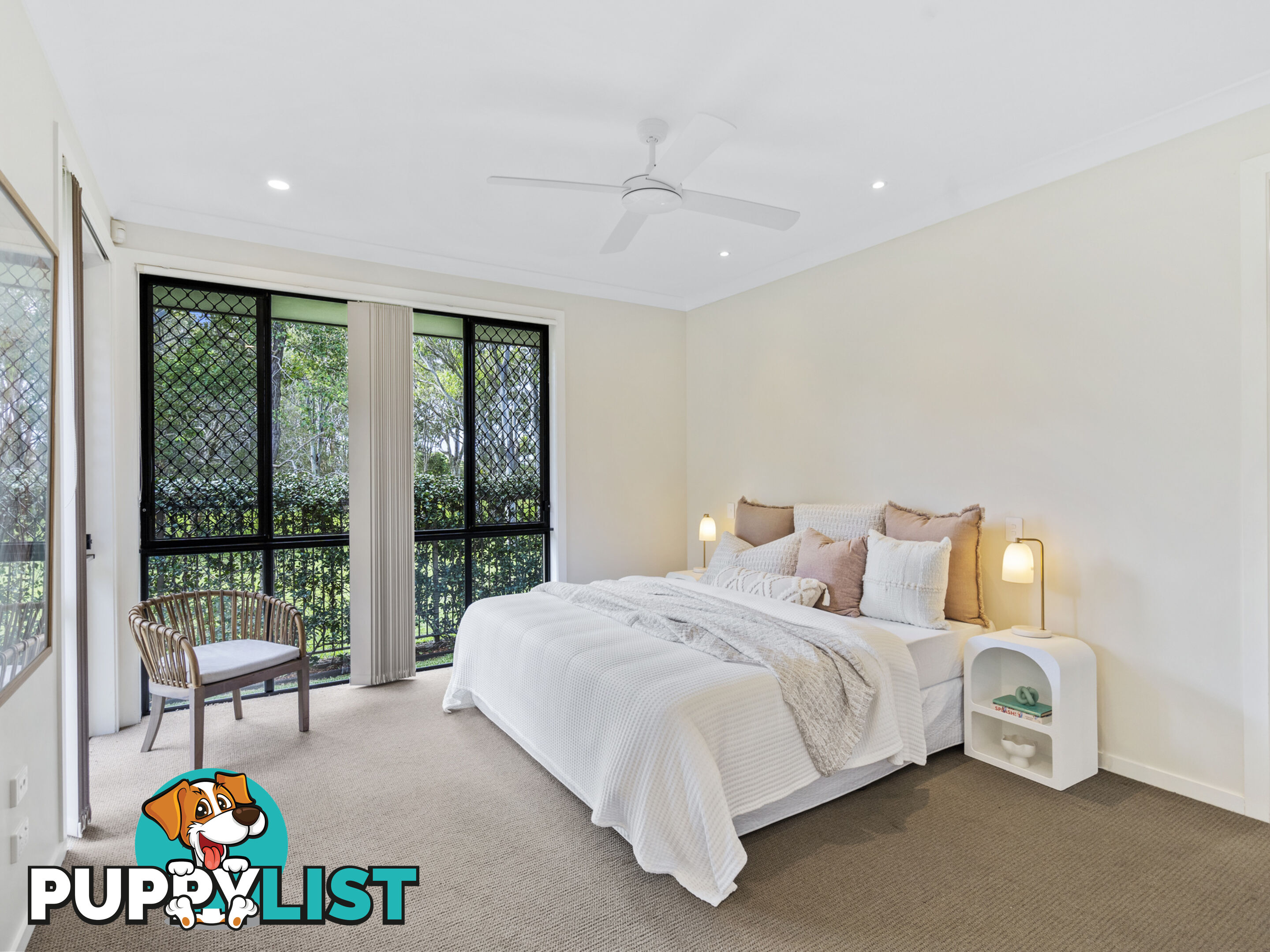 2B Penamber Court BENOWA QLD 4217