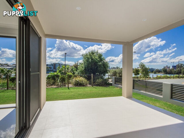 1 Elizabeth Crescent VARSITY LAKES QLD 4227