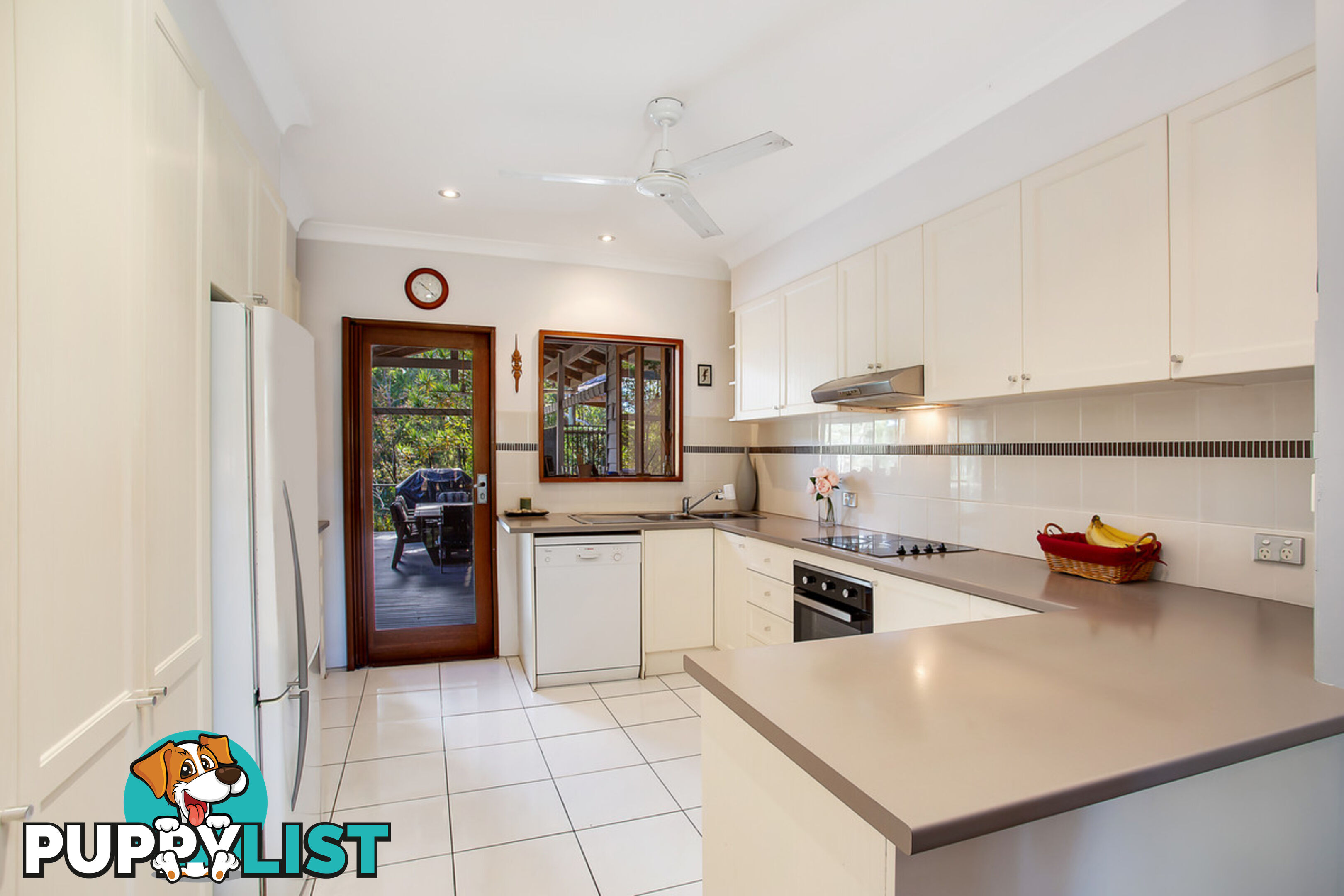 4 Coastview Crescent TALLAI QLD 4213