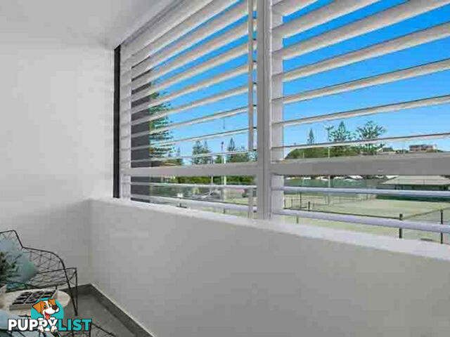 2/2097 Gold Coast Highway MIAMI QLD 4220