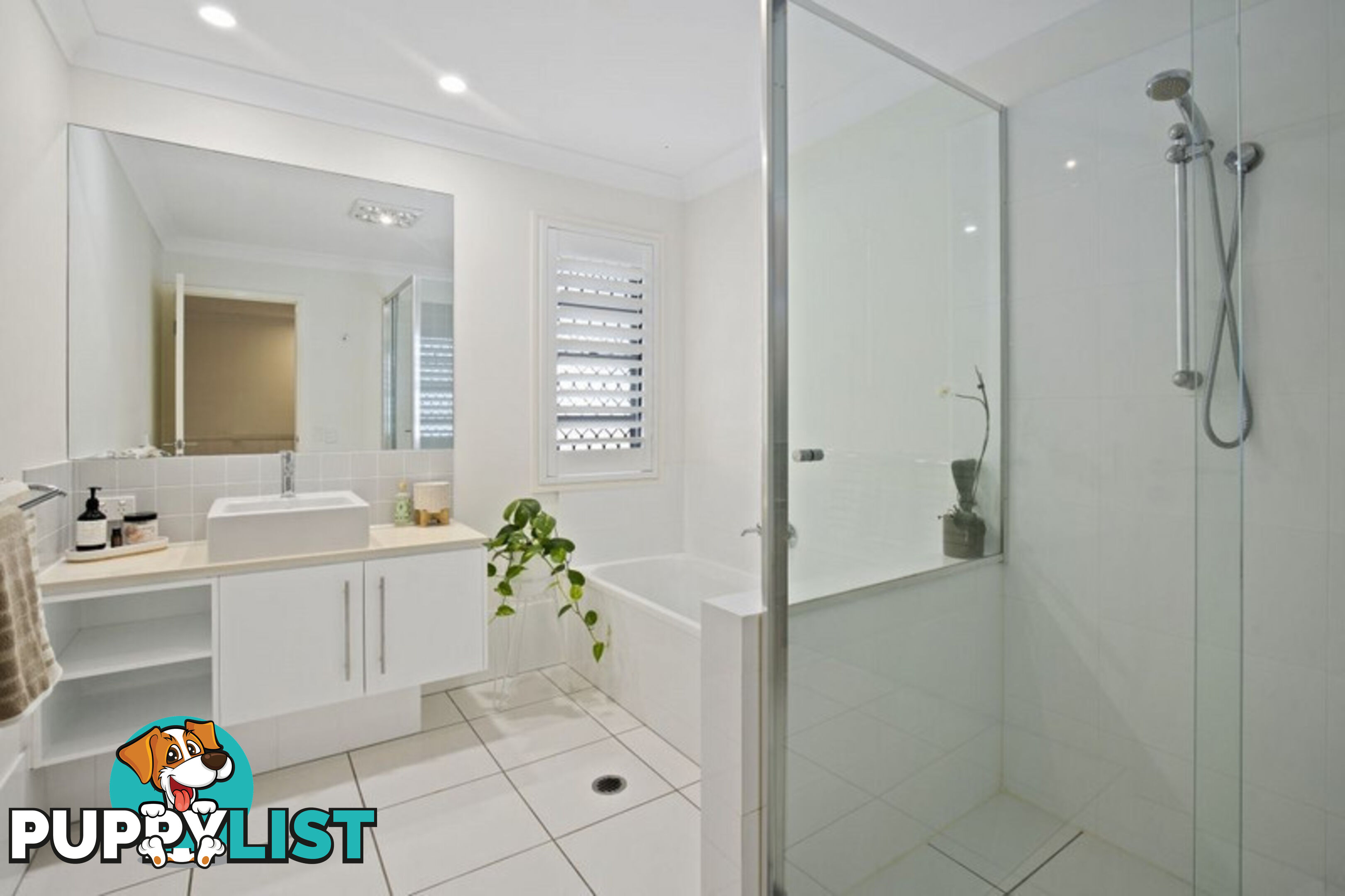 70 Venice Street BURLEIGH WATERS QLD 4220