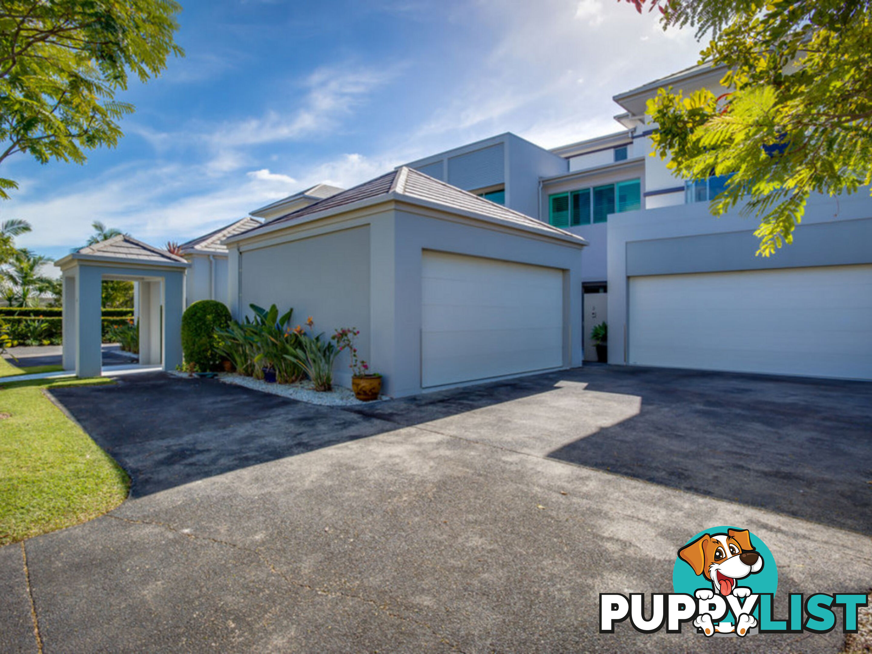 5057 Emerald Island Drive CARRARA QLD 4211