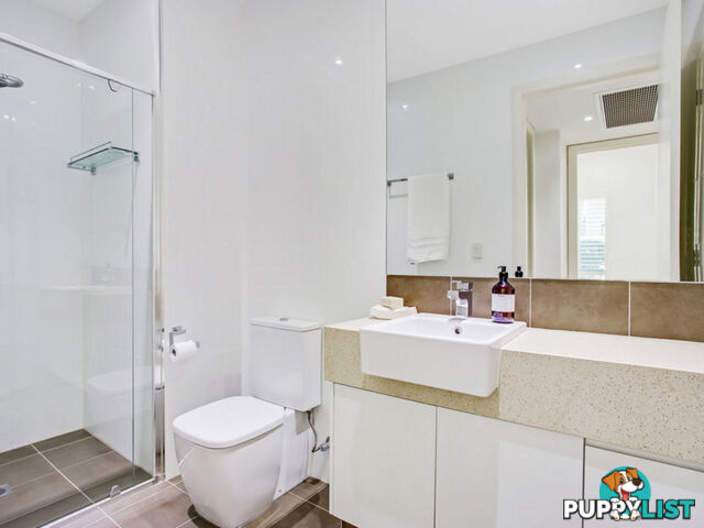 5057 Emerald Island Drive CARRARA QLD 4211