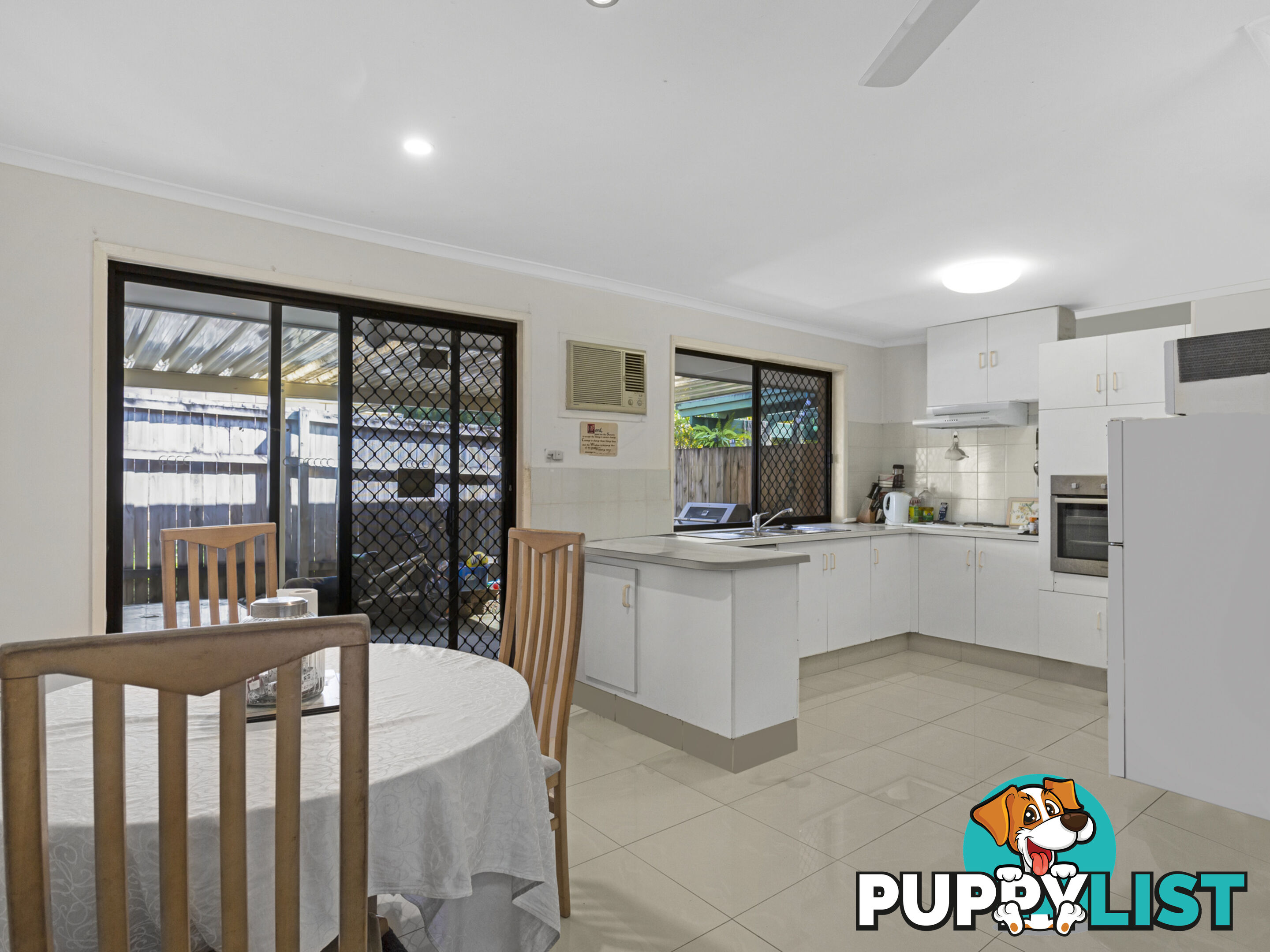 1/2 Gumbeel Court HIGHLAND PARK QLD 4211