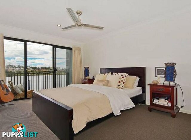 205/18 South Bay Drive VARSITY LAKES QLD 4227