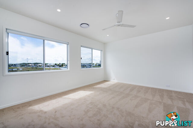 2/1 Lyra Avenue HOPE ISLAND QLD 4212