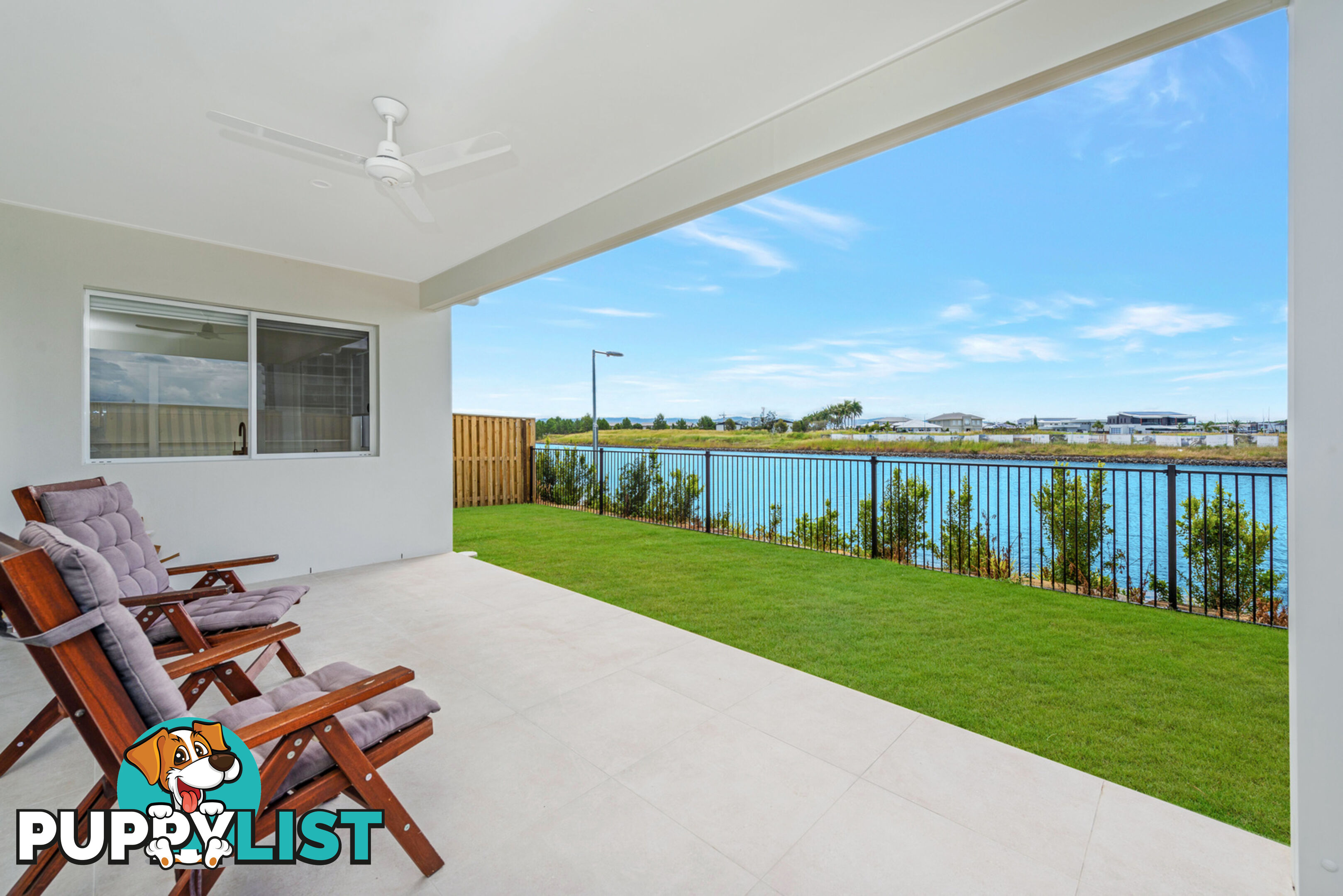 2/1 Lyra Avenue HOPE ISLAND QLD 4212