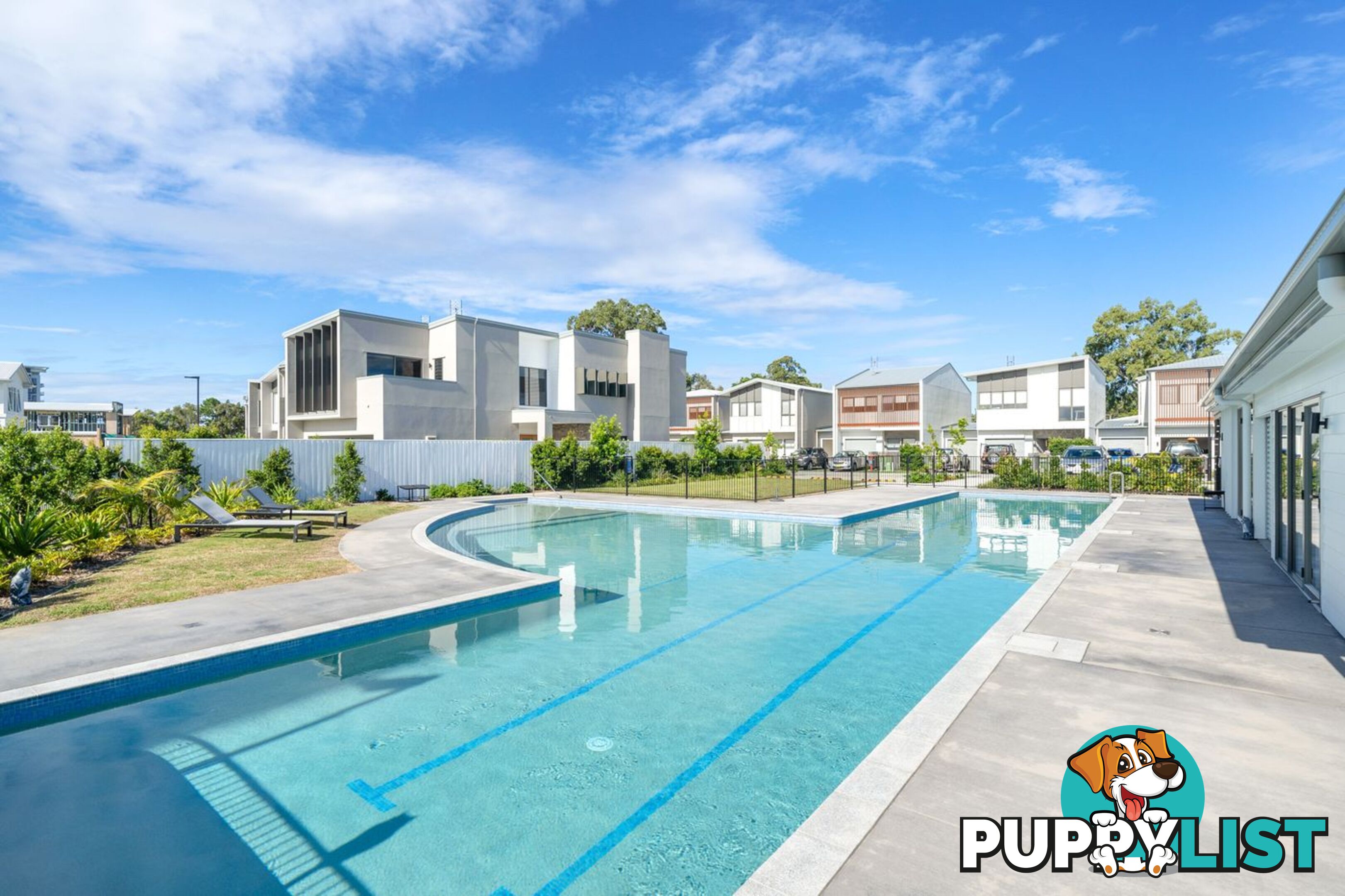 2/1 Lyra Avenue HOPE ISLAND QLD 4212