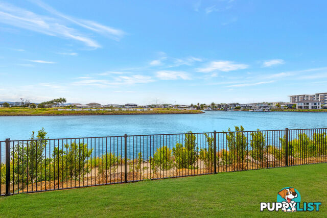 2/1 Lyra Avenue HOPE ISLAND QLD 4212