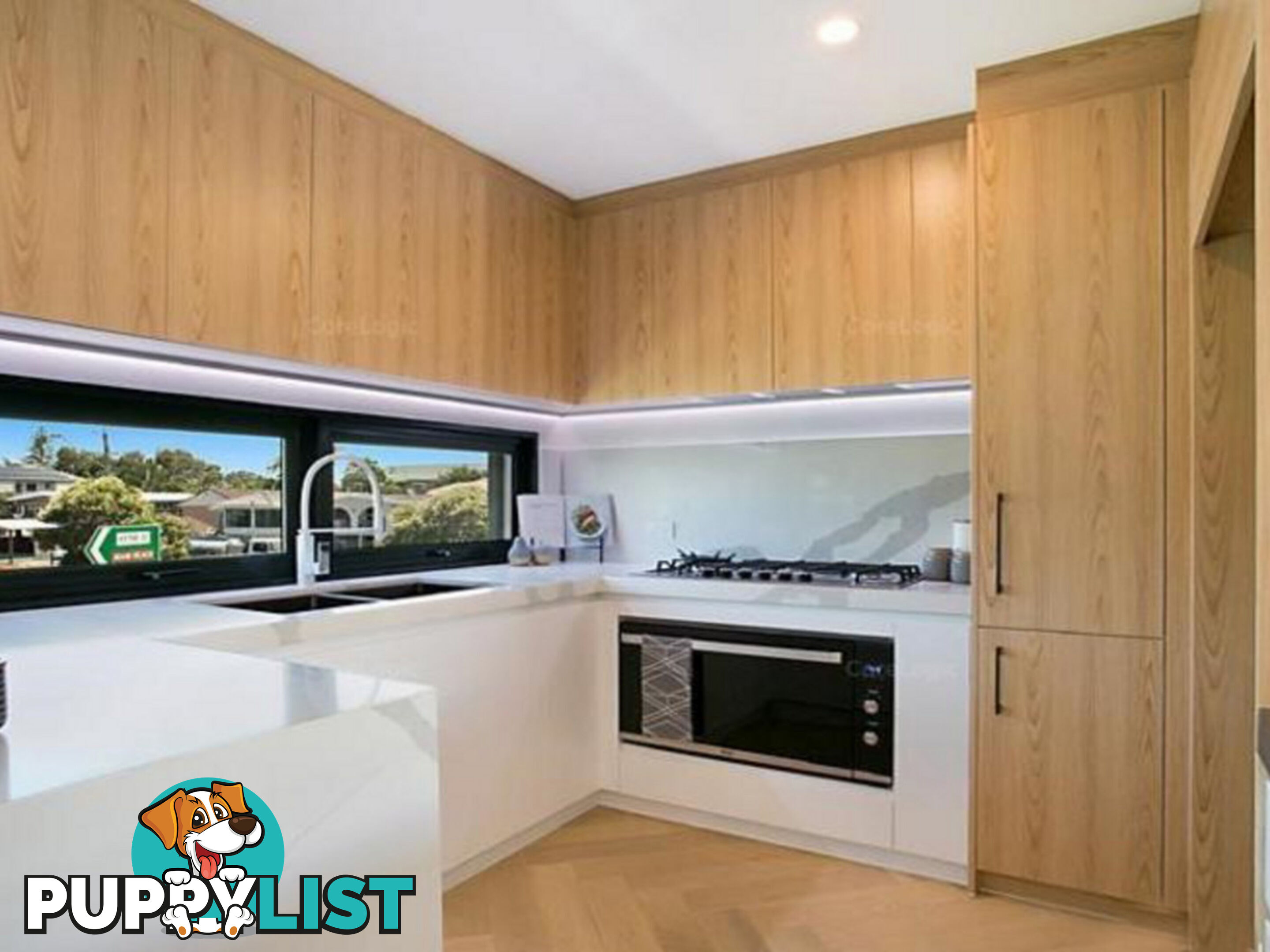 2/2097 Gold Coast Highway MIAMI QLD 4220