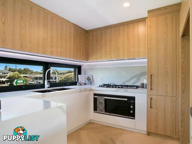 2/2097 Gold Coast Highway MIAMI QLD 4220