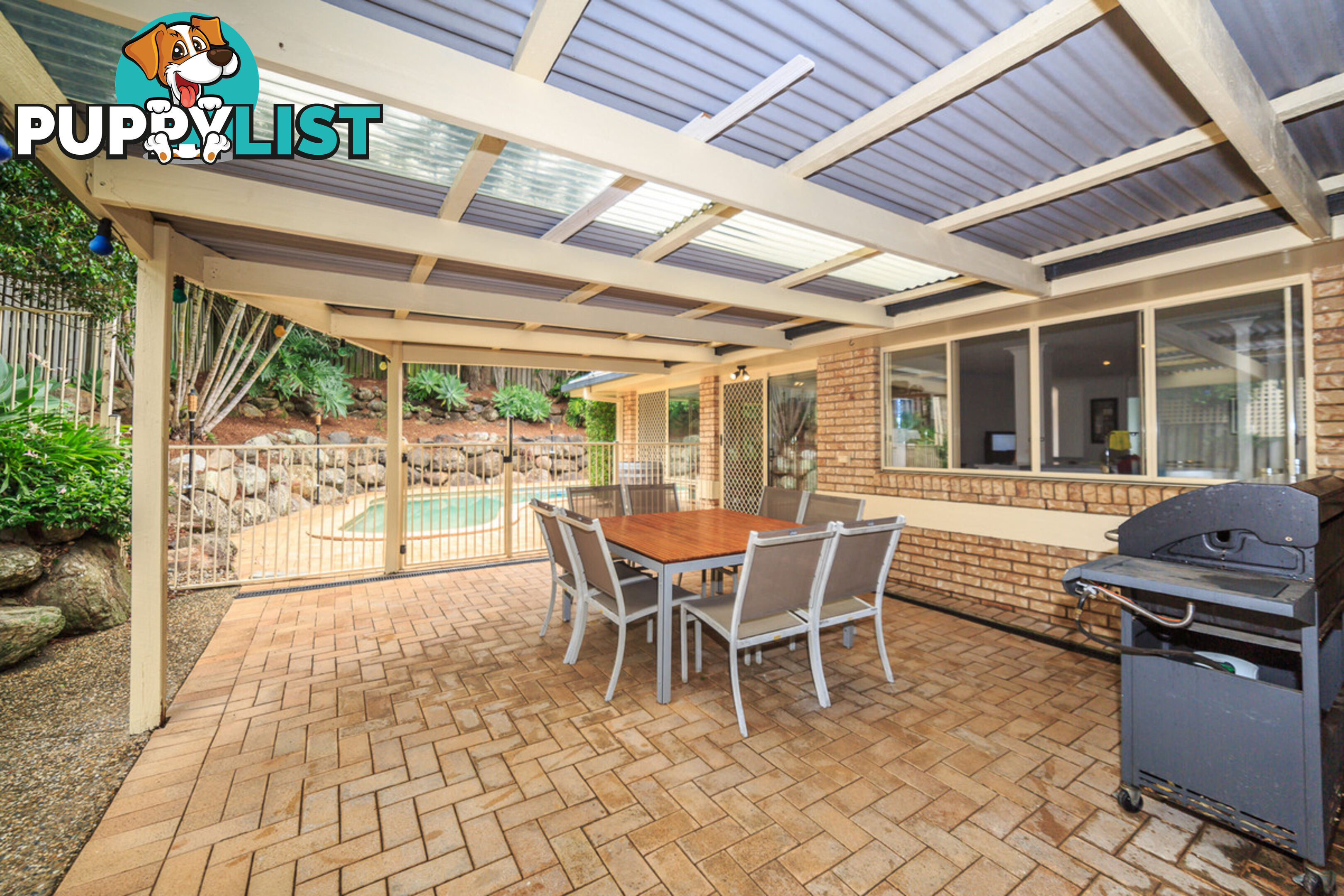 9 Clipperton Chase PACIFIC PINES QLD 4211