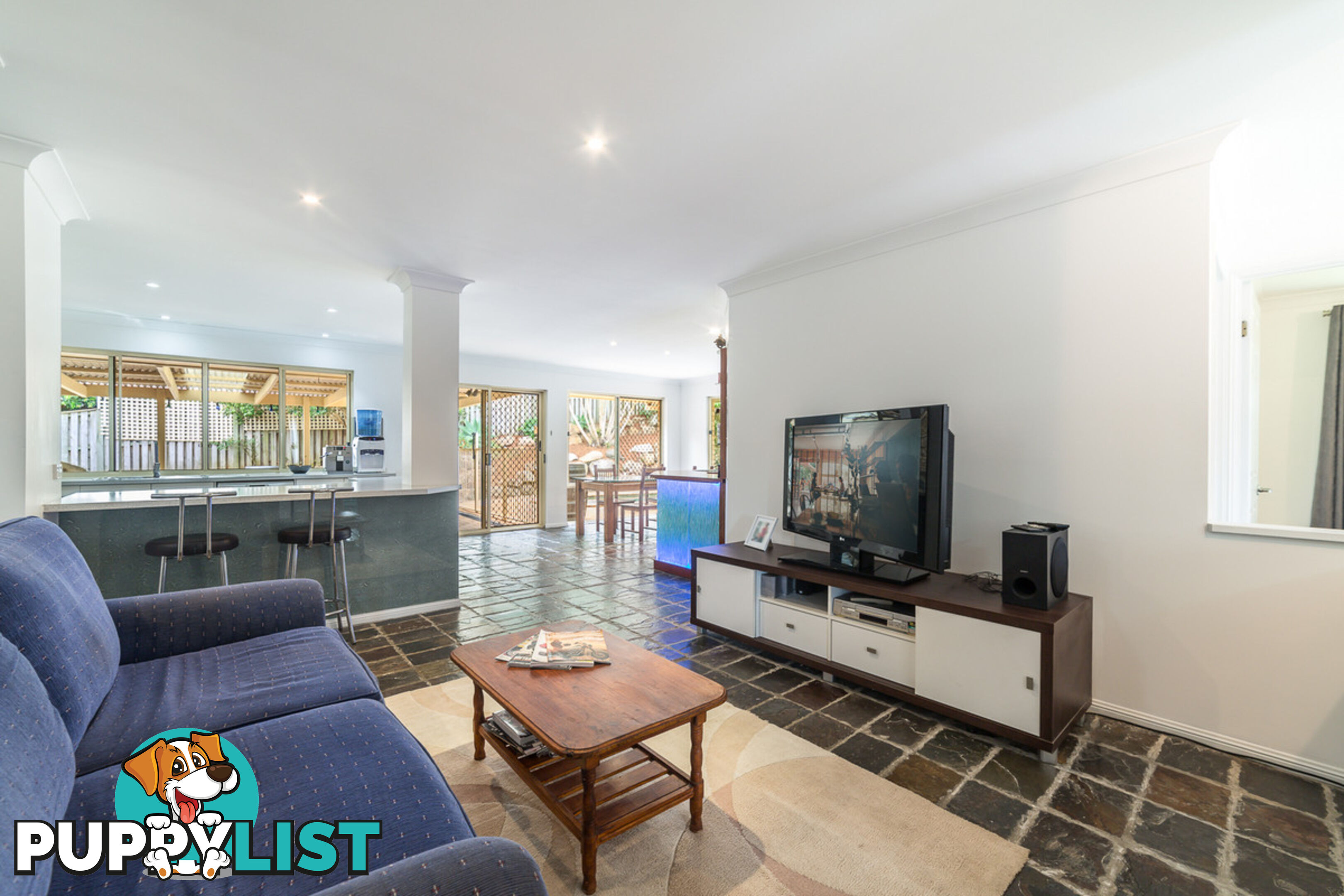 9 Clipperton Chase PACIFIC PINES QLD 4211