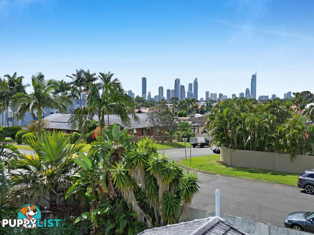 2 Adler Court BENOWA QLD 4217