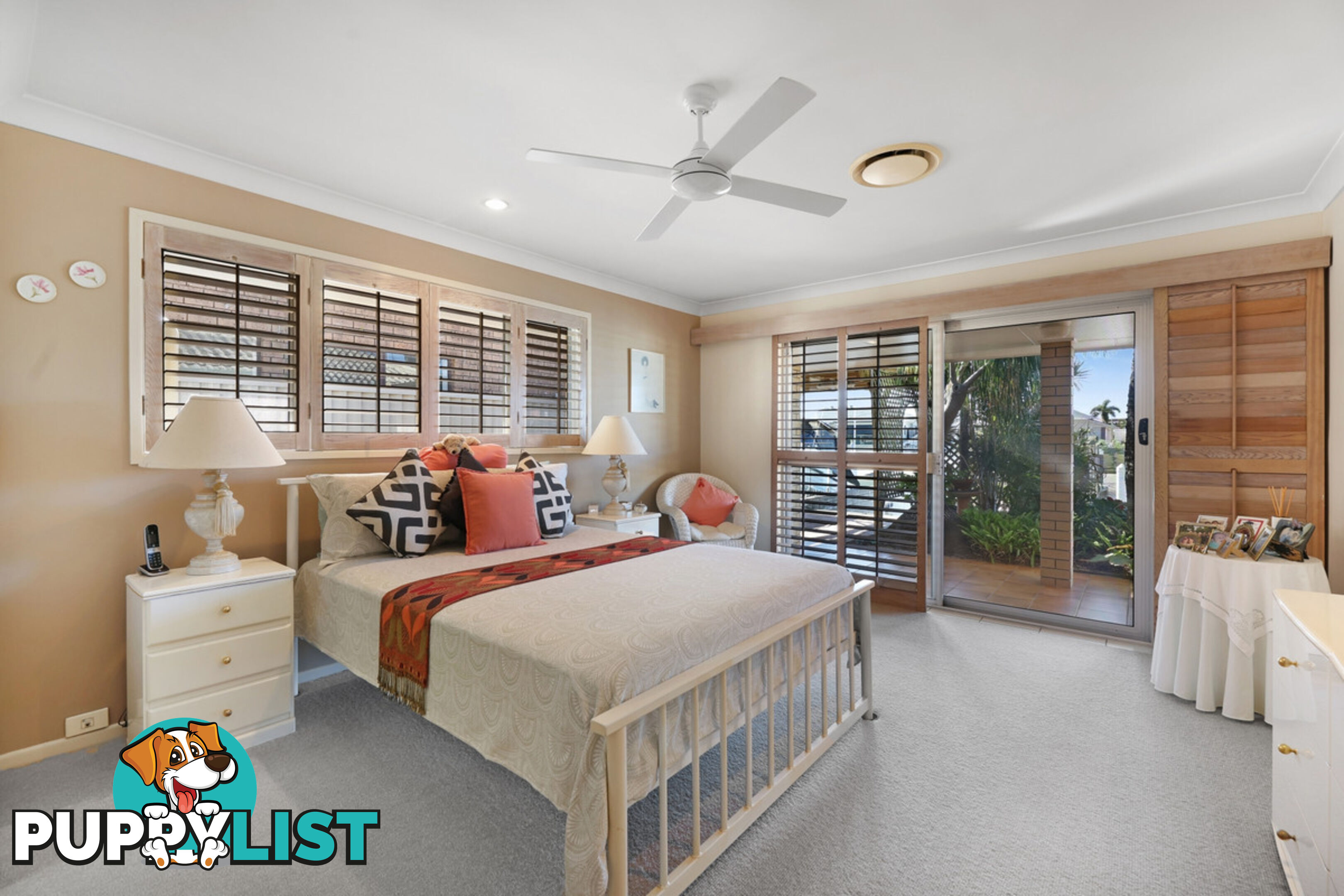 35 Oxley Drive PARADISE POINT QLD 4216