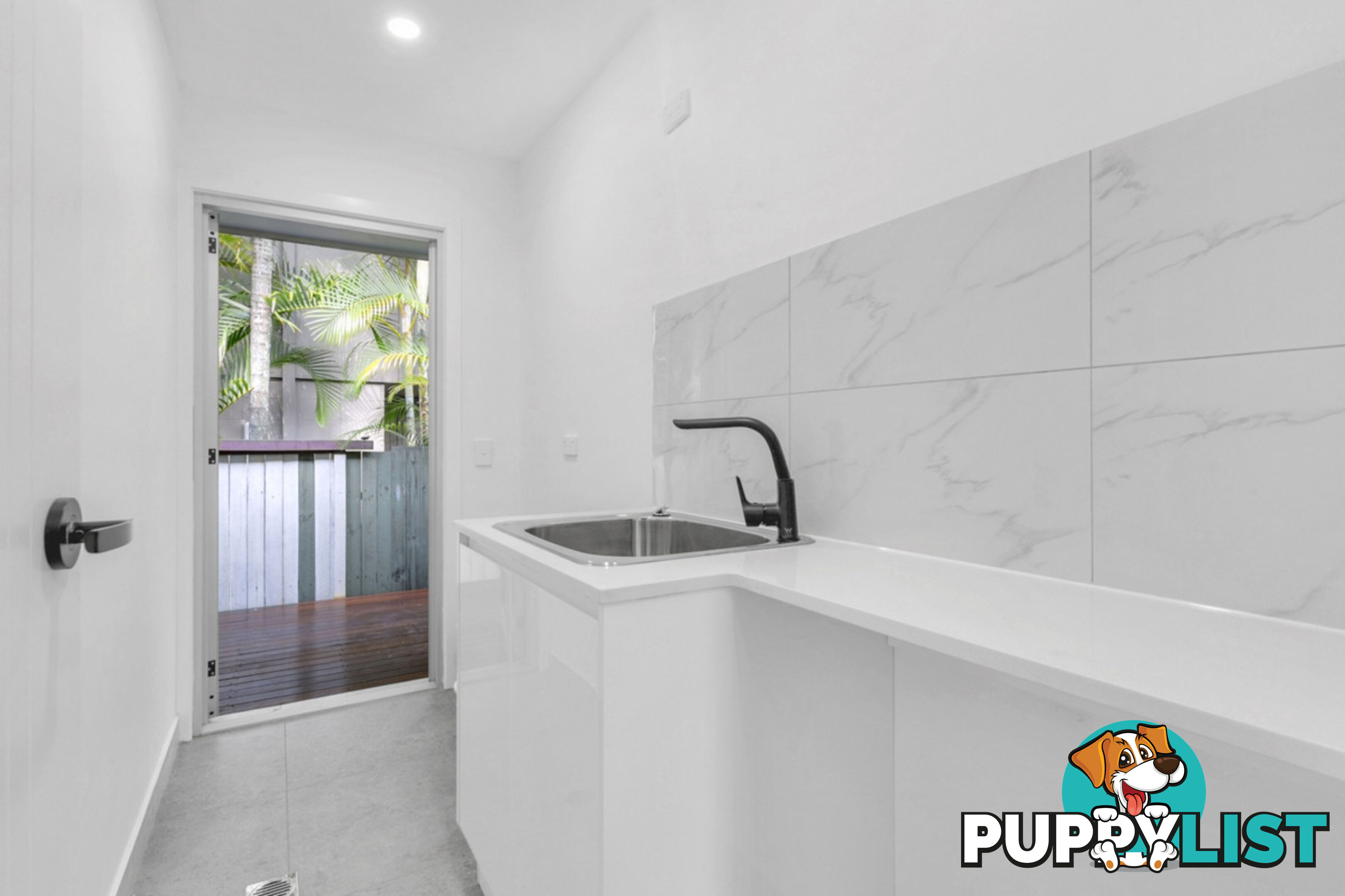 1/60 Walton Street SOUTHPORT QLD 4215