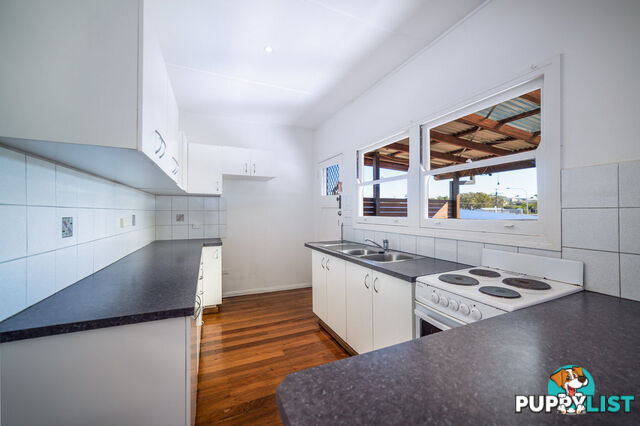 15 Fisher Avenue SOUTHPORT QLD 4215