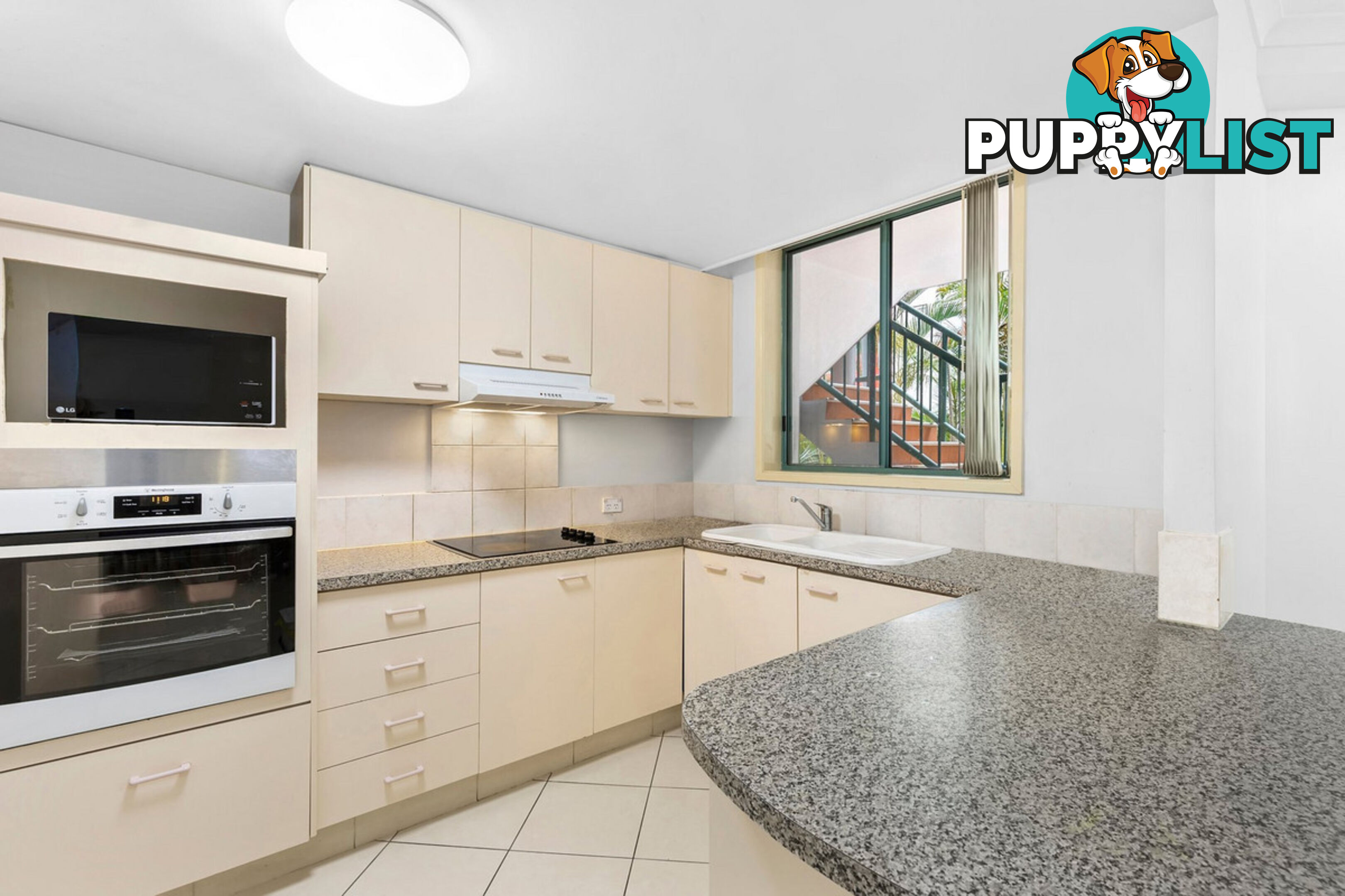 2/124 Queen Street SOUTHPORT QLD 4215