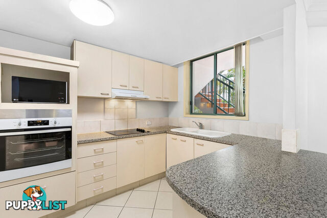 2/124 Queen Street SOUTHPORT QLD 4215