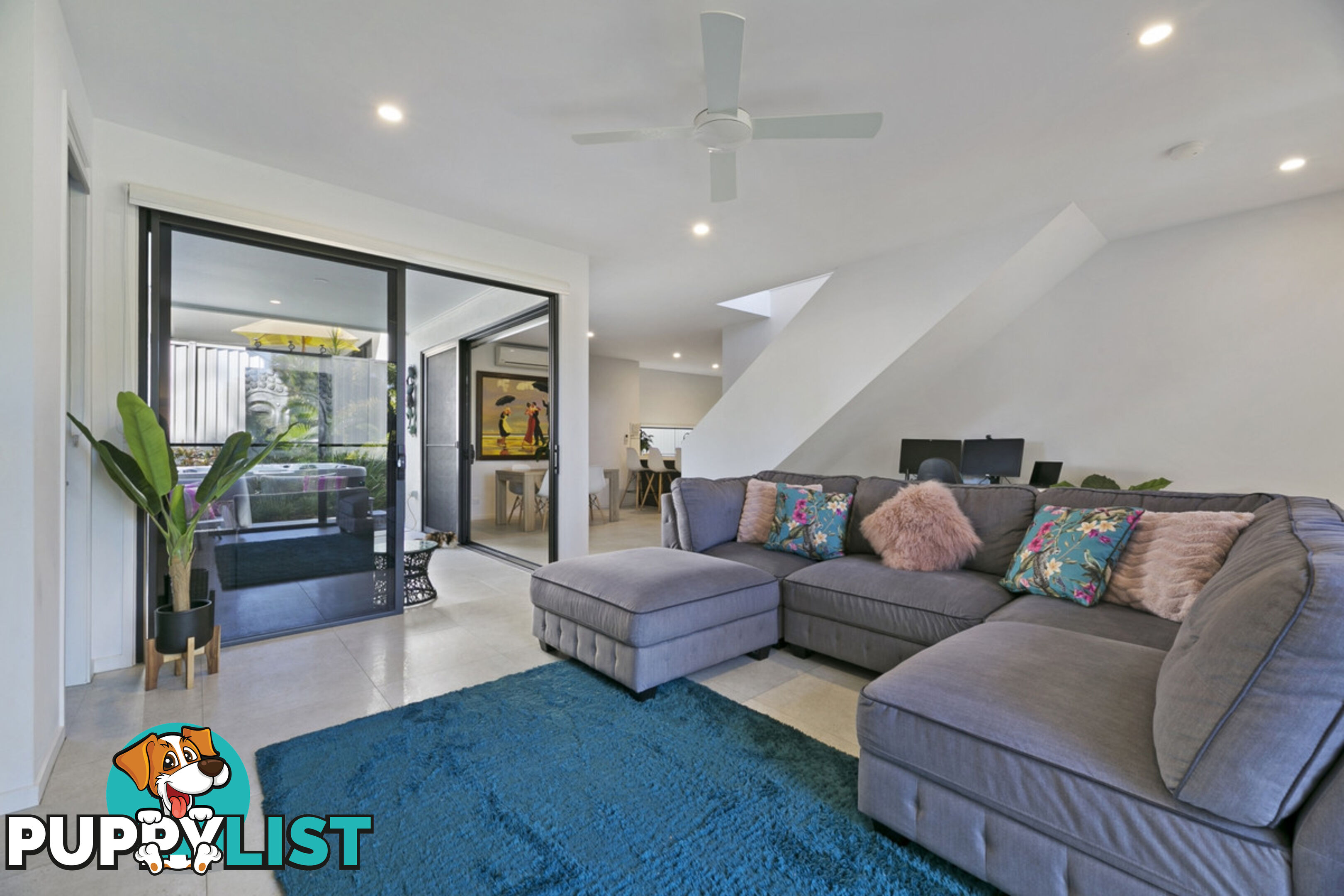 1/11 Billington Street LABRADOR QLD 4215