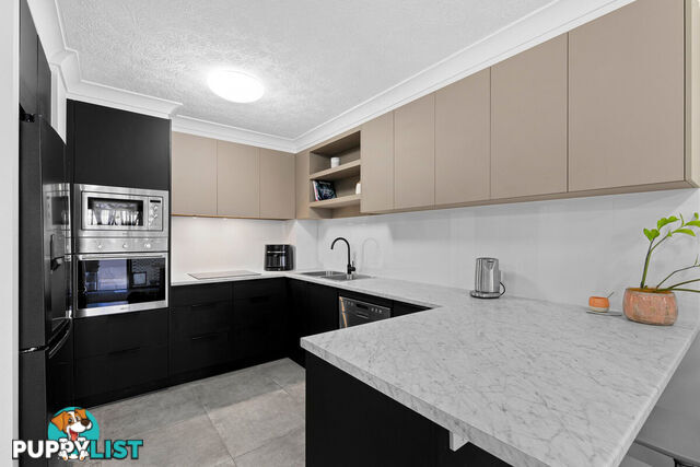 2/15-17 Lloyd Street SOUTHPORT QLD 4215