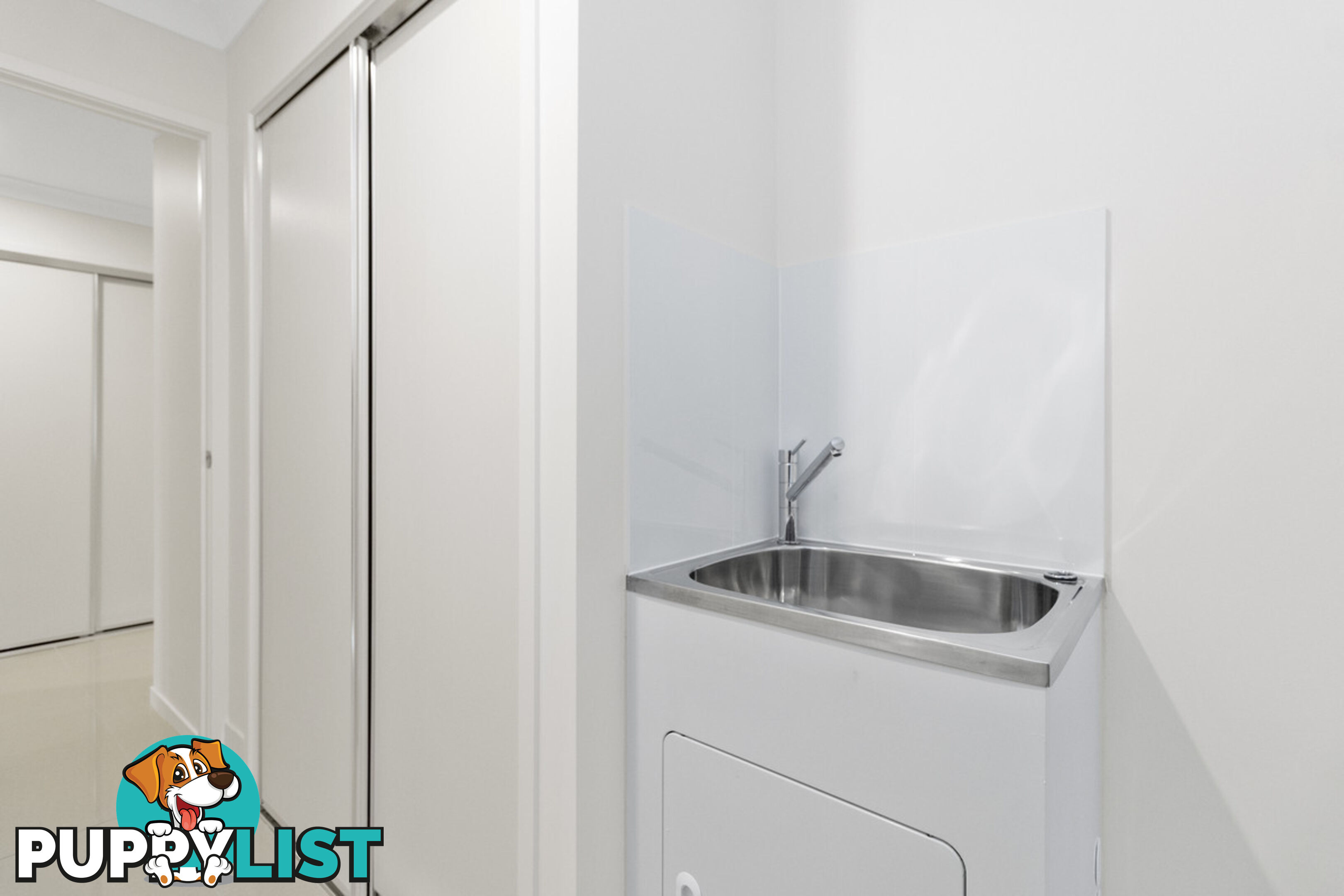 8 Fuji Street WHITE ROCK QLD 4306