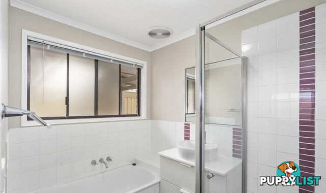 1/179 Olsen Avenue LABRADOR QLD 4215