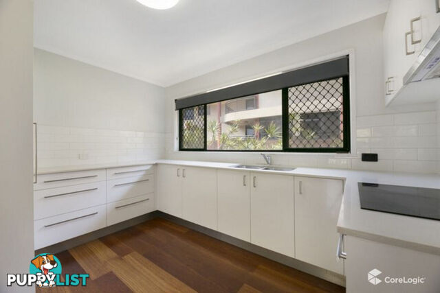 6/278 Marine Parade LABRADOR QLD 4215