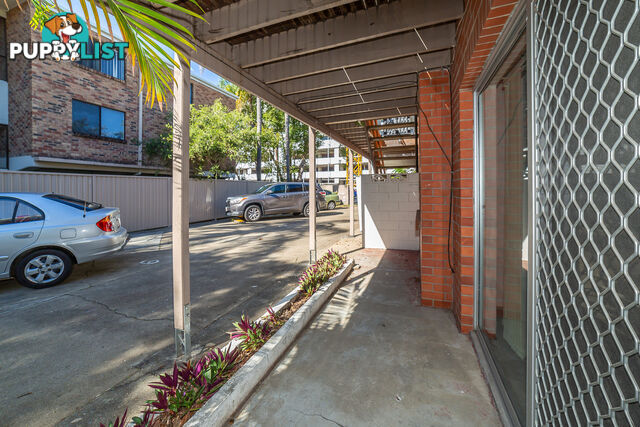 2/5 North Street SOUTHPORT QLD 4215