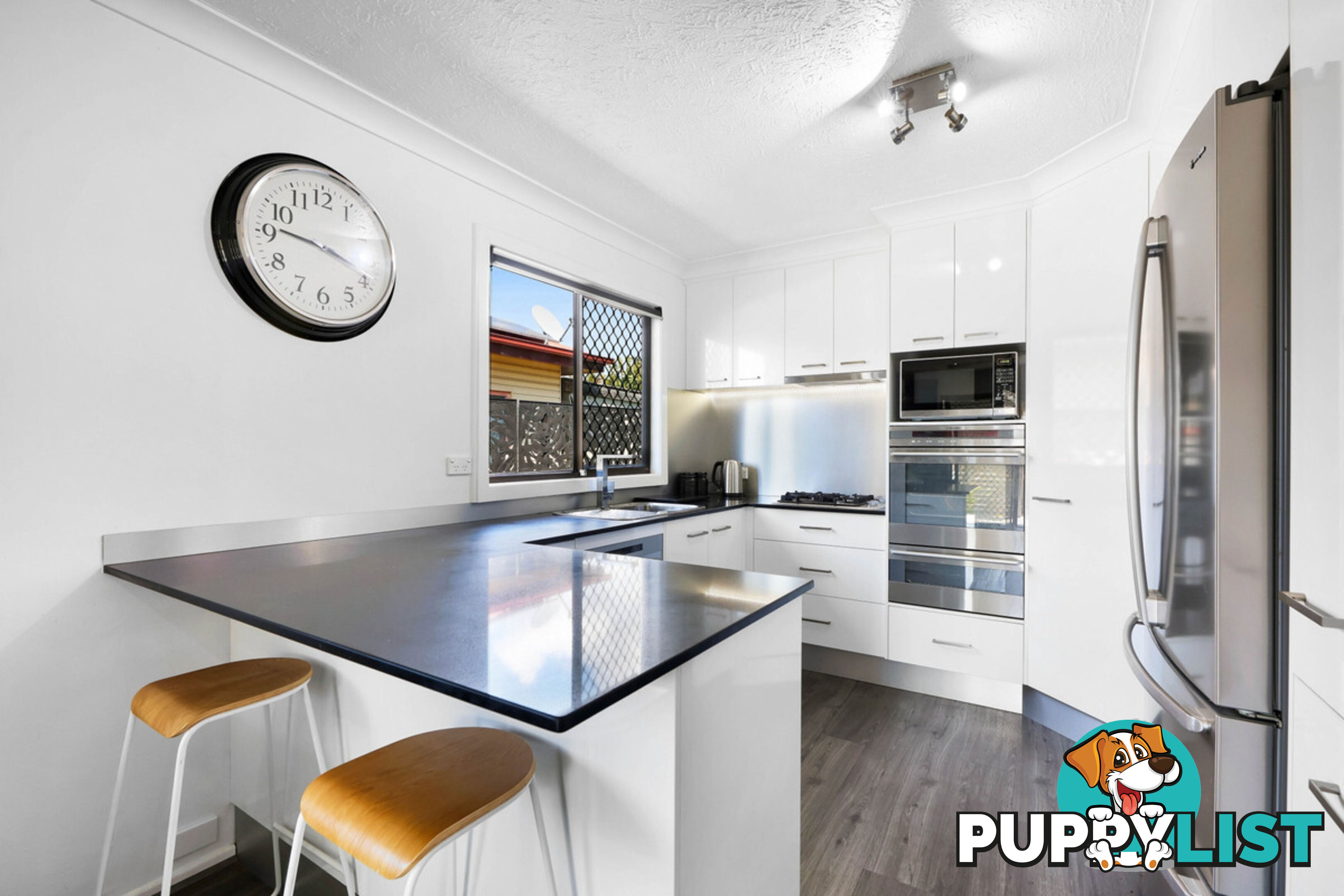 16 Sydney Street LABRADOR QLD 4215