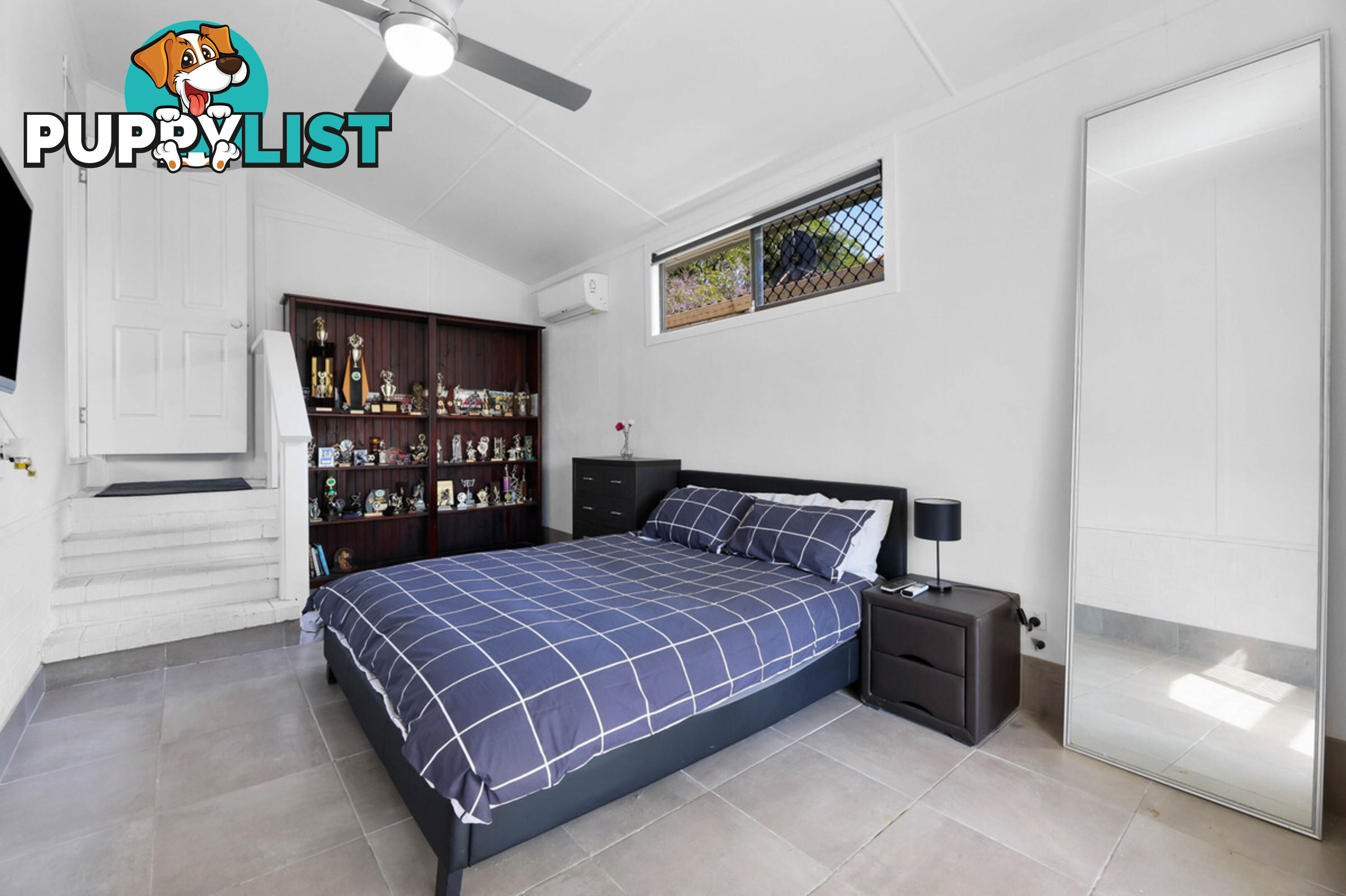 16 Sydney Street LABRADOR QLD 4215