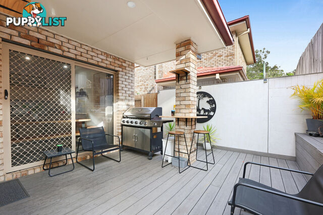 2/3 Blake SOUTHPORT QLD 4215