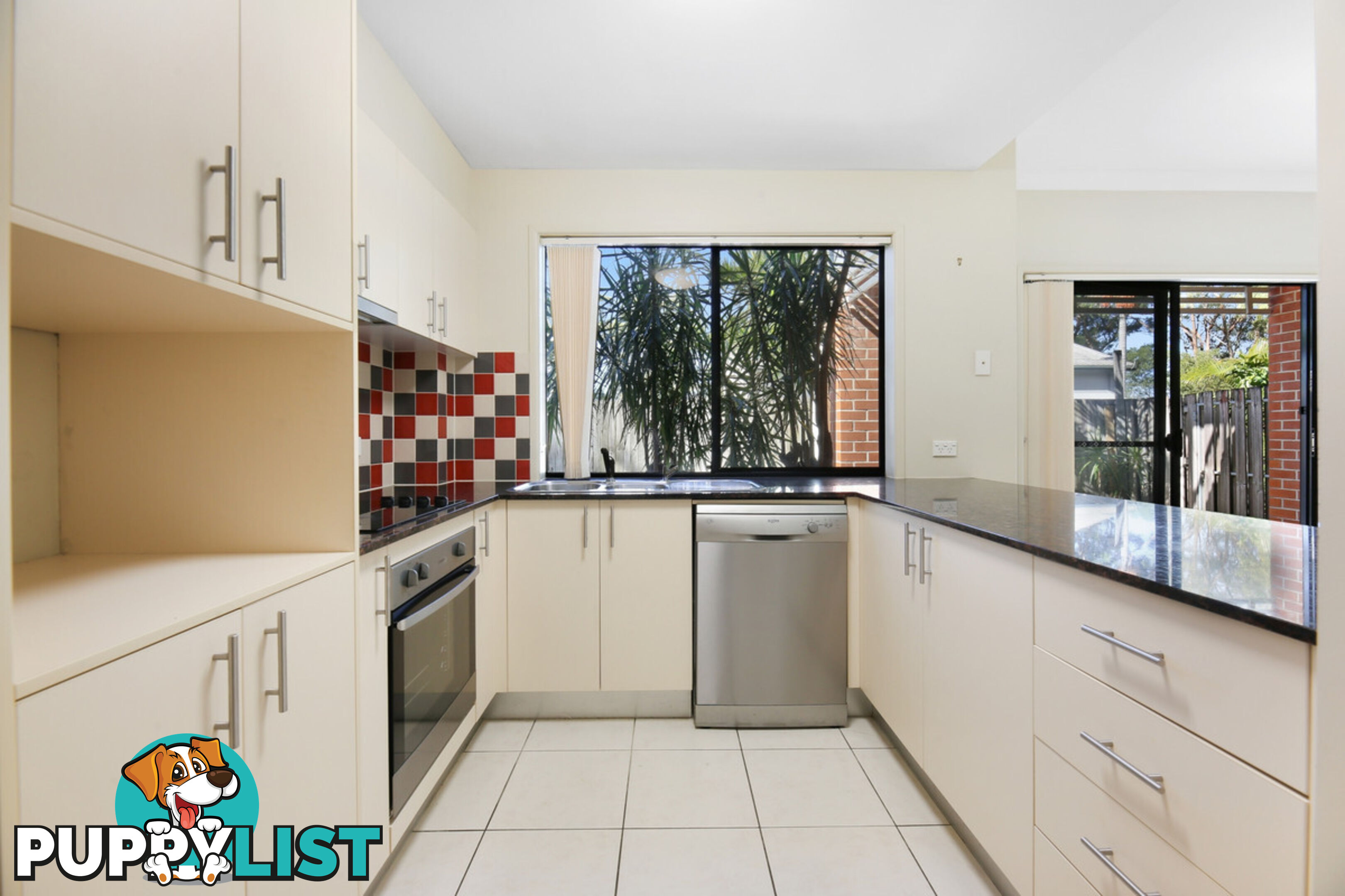 19/170 Whiting Street LABRADOR QLD 4215