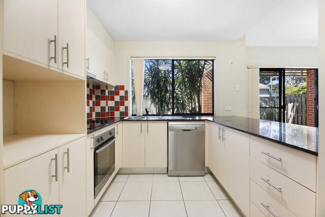 19/170 Whiting Street LABRADOR QLD 4215