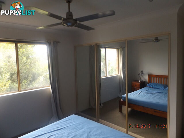 11/35-37 Huth Street LABRADOR QLD 4215