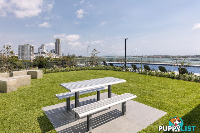 1411/2 Como Crescent SOUTHPORT QLD 4215