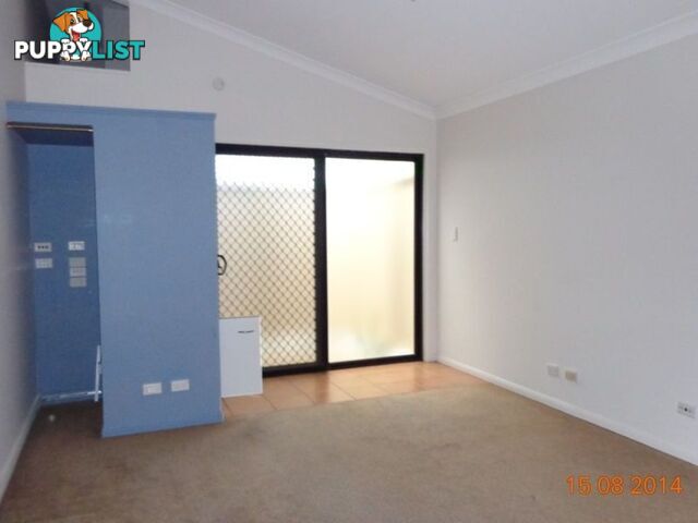 108 C Smith Street SOUTHPORT QLD 4215