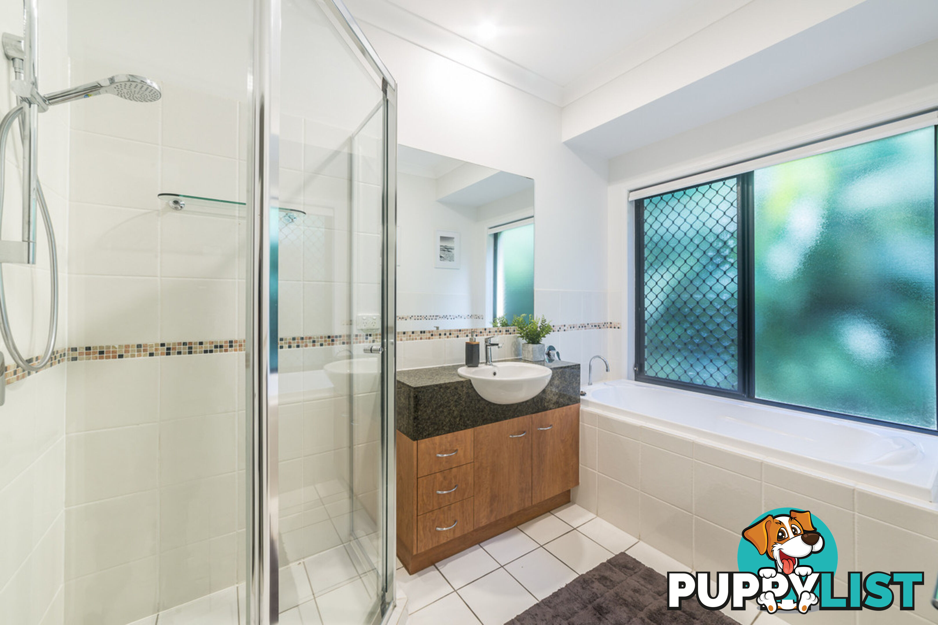 24 Golden Bear Drive ARUNDEL QLD 4214